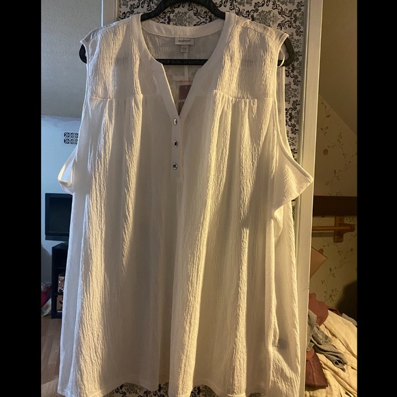 SUPER CUTE. BRAND NEW W/ TAGS! BUSINESS TOP - Picture 1 of 1